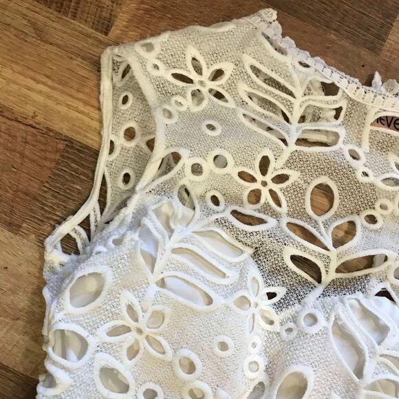 reverse white lace mini dress open back - Picture 3 of 9